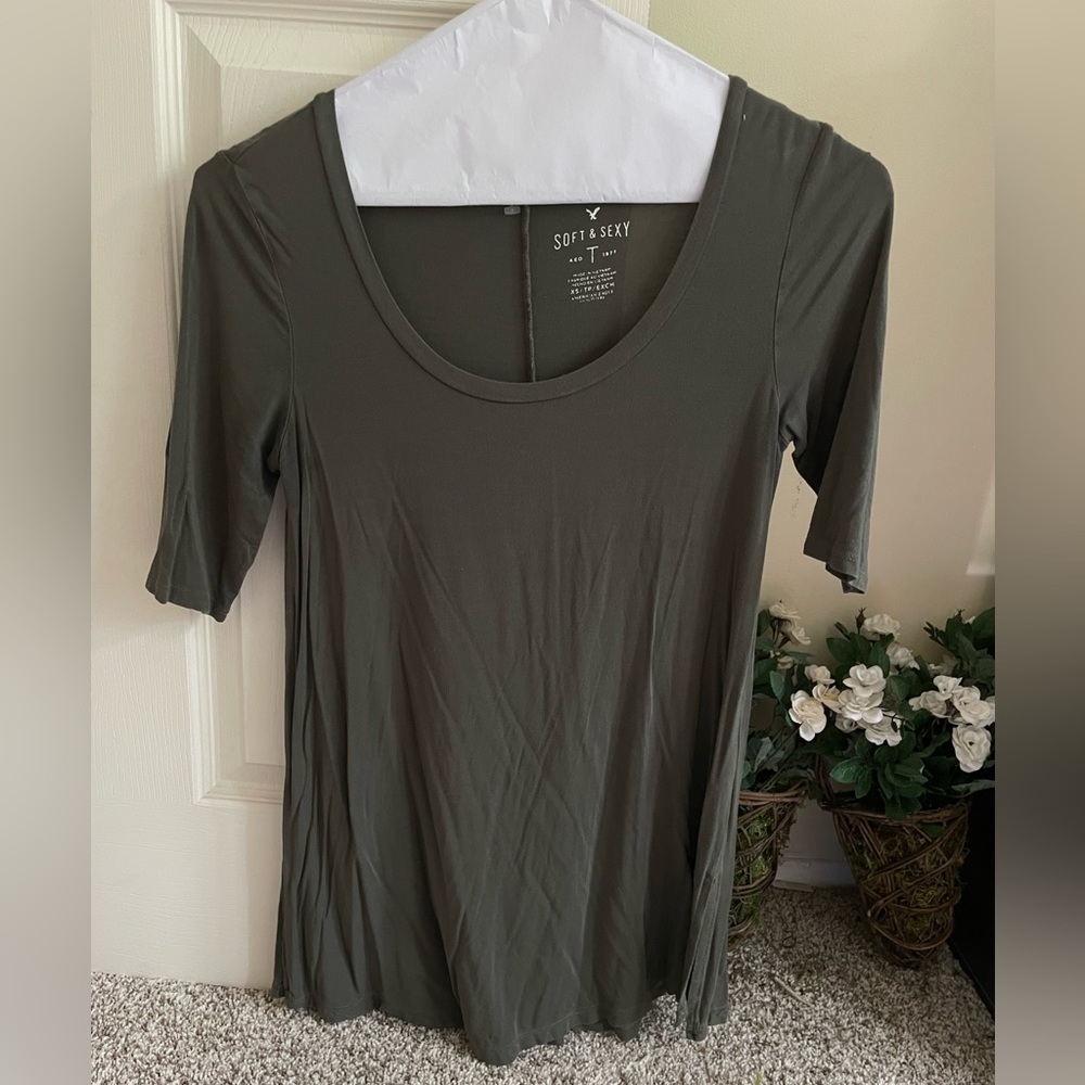 American Eagle Soft & Sext Tee